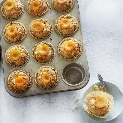 hazelnut muffins with cinnamon and apricot