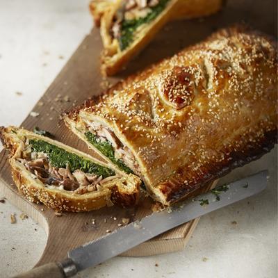 wellington with mushrooms, walnuts and blue cheese