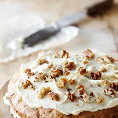 carrot cake with vanilla filling