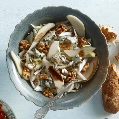 chicory salad with walnuts and blue cheese