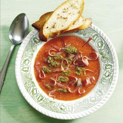 Tuscan tomato soup with pesto