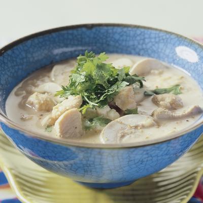 thai rice soup with chicken and mushrooms