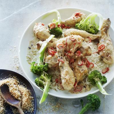 chicken with coconut and red pepper
