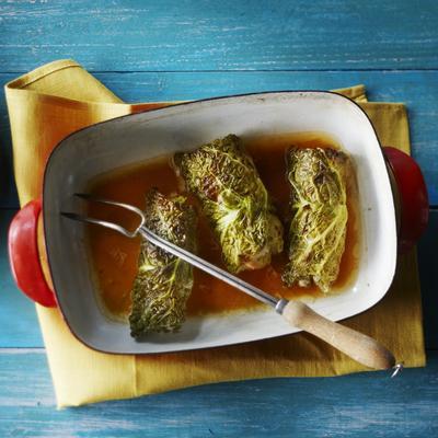 parmaschnitzels in green cabbage