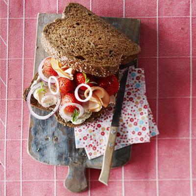 chicken sandwich with strawberry and basil mayonnaise