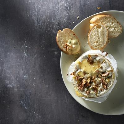 camembert fondue with walnuts and honey