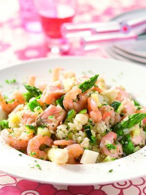 risotto with asparagus, salmon and shrimps