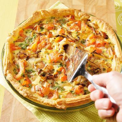 quiche with tomatoes and onions