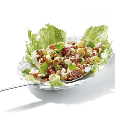 kebab salad with herbs and bacon
