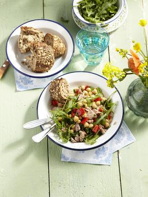 chickpea salad with tuna