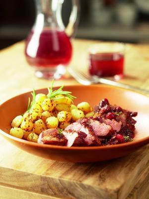 duck breast with cranberry juice and red wine