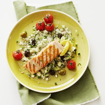 lukewarm rice salad with grilled salmon