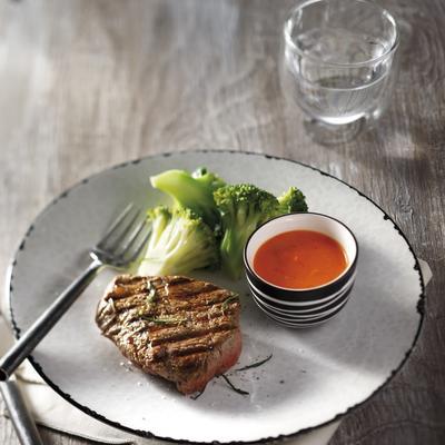 steak with paprika-tiger sauce