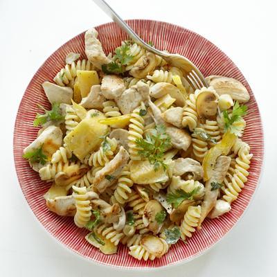 pasta salad with chicken and mango