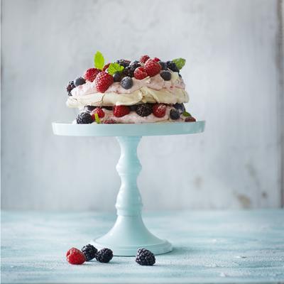 merengue cake with raspberry cream