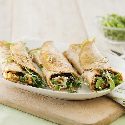 pancake wrap with goat's cheese, walnuts and honey