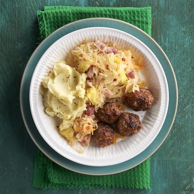 sauerkraut with pineapple and spicy meatballs
