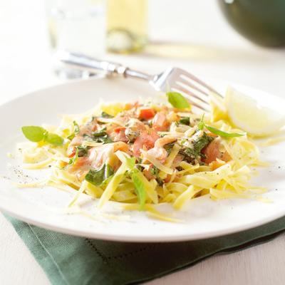 tagliatelle with spinach and salmon