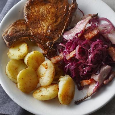 red cabbage salad with bacon and stew