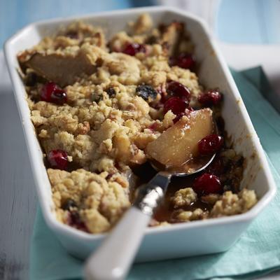 pears from the oven with walnut crumble