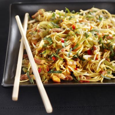 noodles with oriental vegetable mix