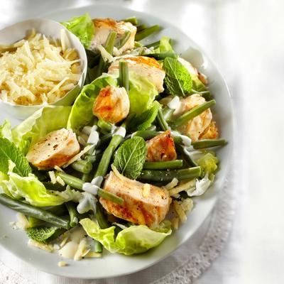 lettuce with grilled chicken and mint