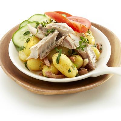 kebab salad with smoked mackerel