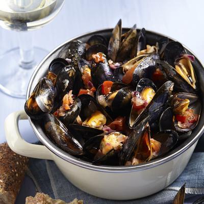 Italian mussel pan