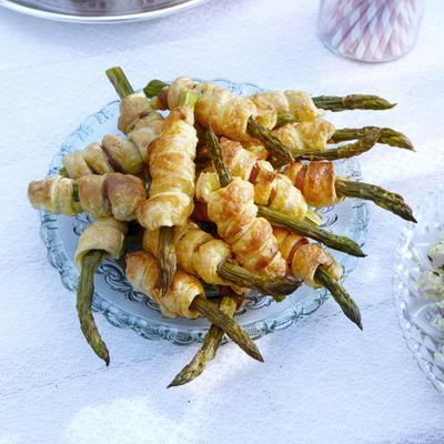 Green Asparagus in Puff Pastry