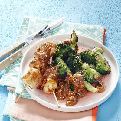 broccoli from the oven with peanut sauce