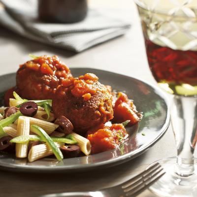 meatballs in red wine sauce with tomato