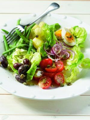 french salad with beans