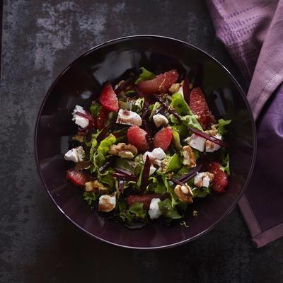 beets salad with grapefruit and nuts