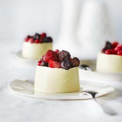 panna cotta of white chocolate with forest fruits