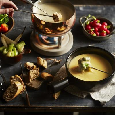 robust farmhouse cheese fondue