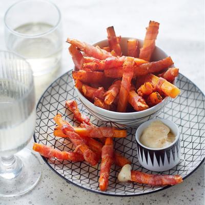 carrot fries in bacon with cajun mayonnaise