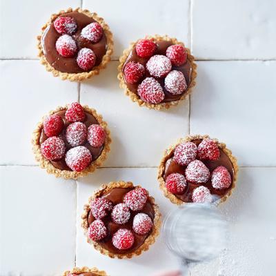 tartelettes with chocolate custard and raspberries