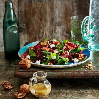 lentil salad with beetroot, goat cheese and toasted bacon
