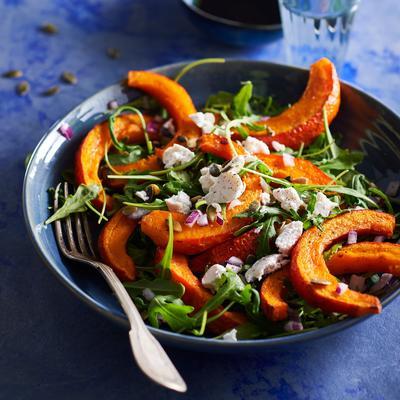 salad with roasted pumpkin and goat cheese
