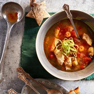 richly filled fish soup