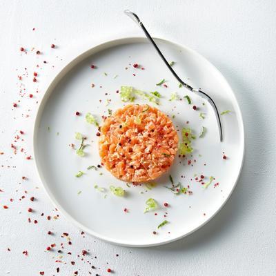 tartar of salmon with lime jelly and pink pepper