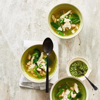 minestrone with poached chicken