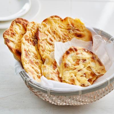 indian garlic cheese naan