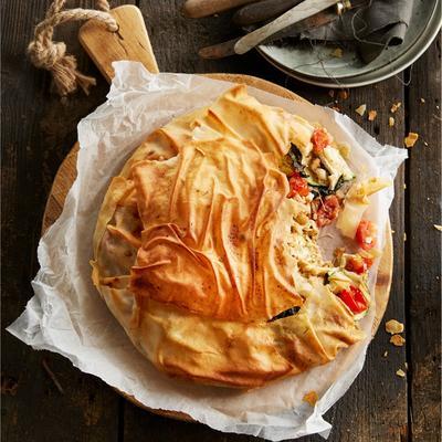 filo pie with zucchini, tomatoes and camembert