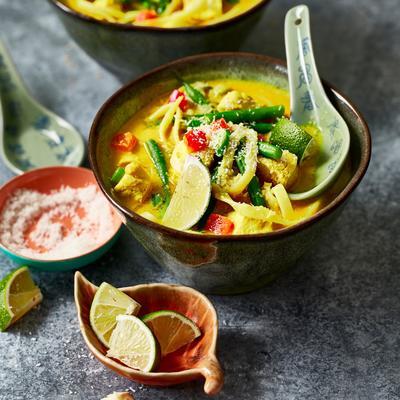 coconut soup with noodles and chicken