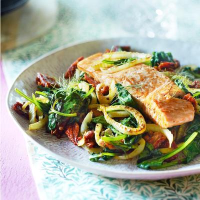 salmon with fennel and spinach