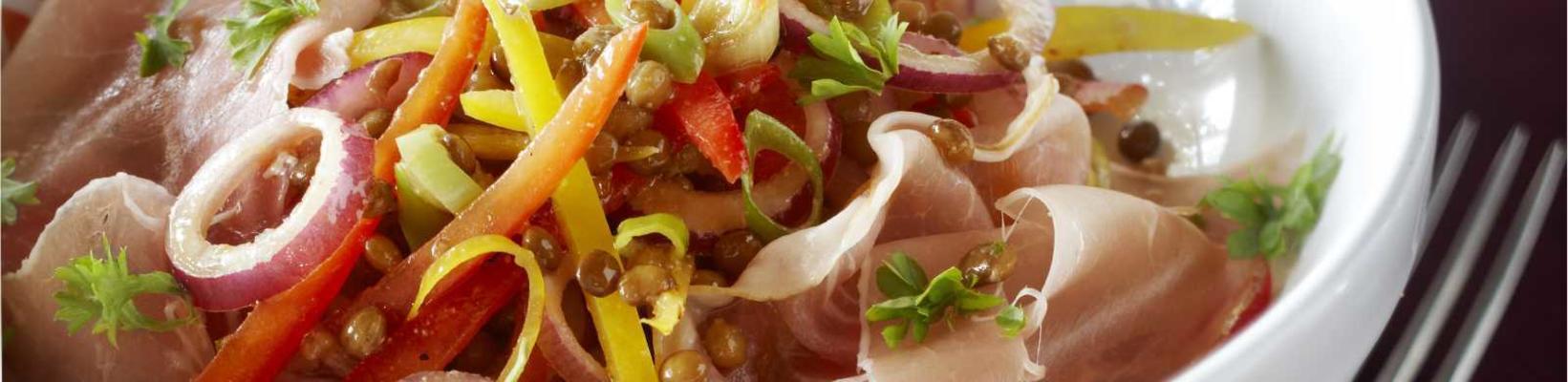 salad with lentils and raw ham