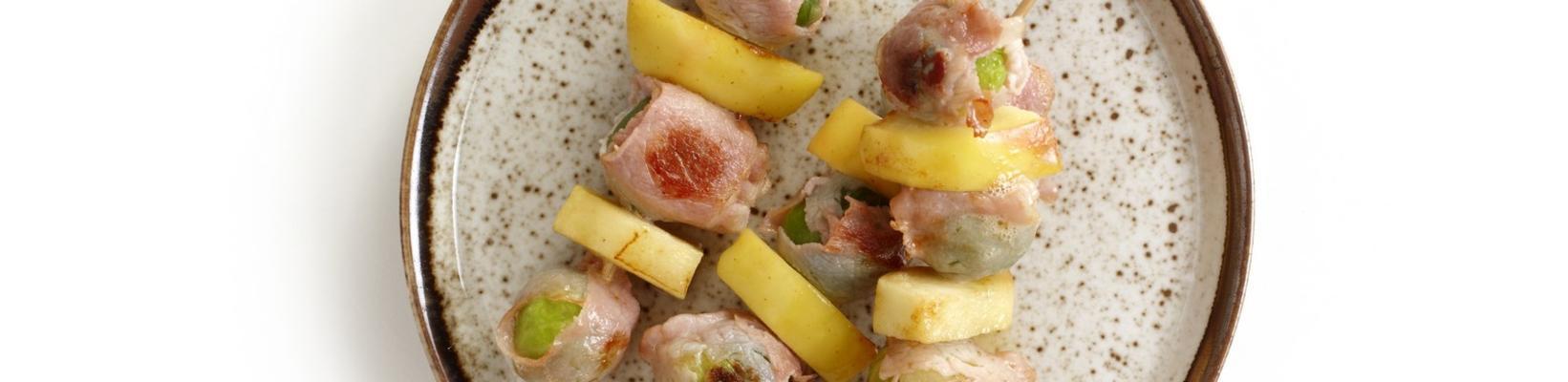 sprouts skewers with apple and bacon