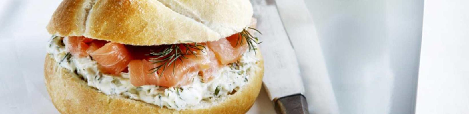 kaiser roll with dillemascarpone and smoked salmon