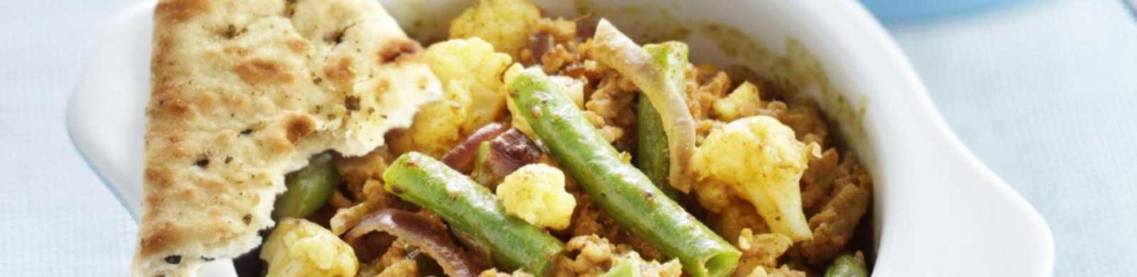 curry minced meat with crispy vegetables